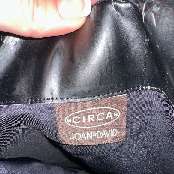 Circa Joan & David CJSOL Black
Leather Pointed Toe Side Zip Heeled boots - Picture 8 of 11